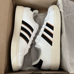 NWT Adidas White Leather Grand Court 2.0 Sneakers with Black & Gold Stripes